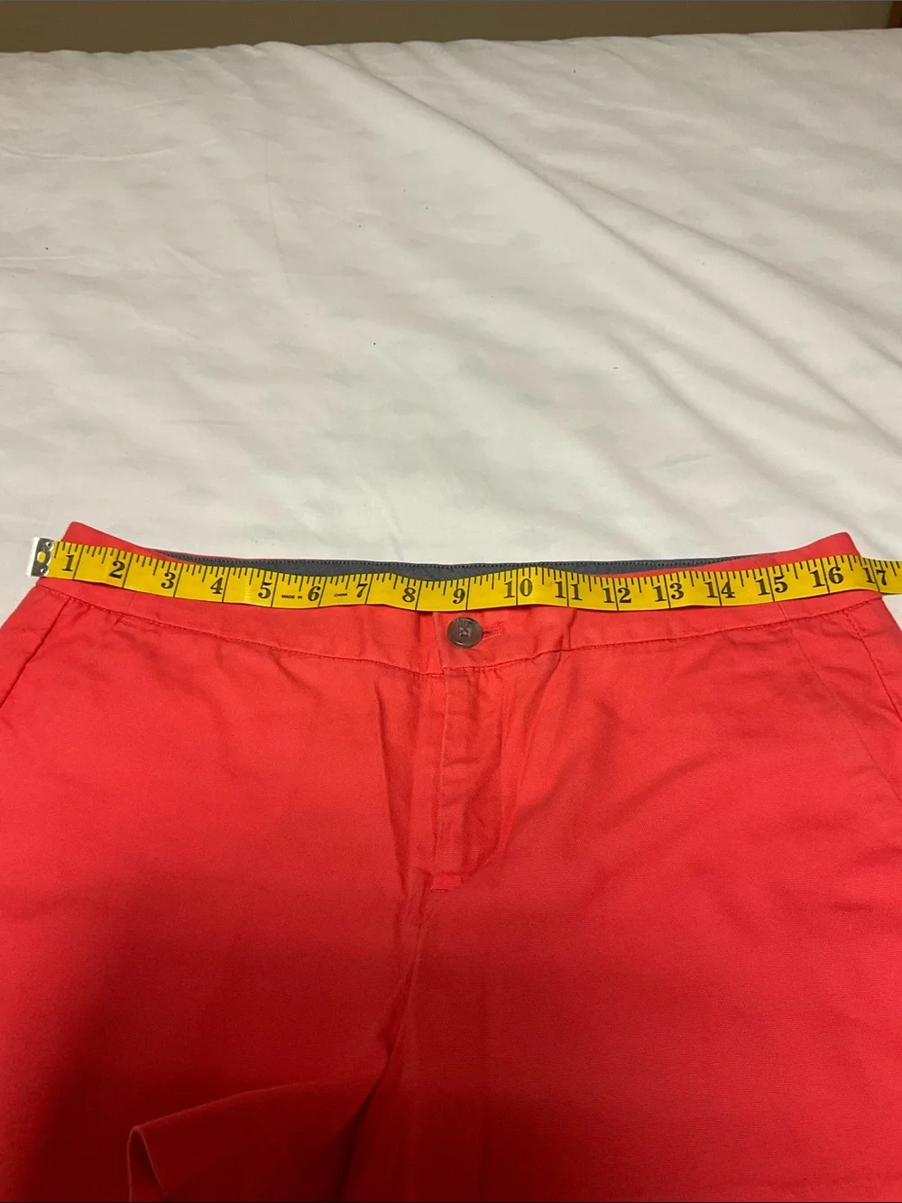 Women’s Banana Republic Hampton Fit Shorts . Coral, Size 8